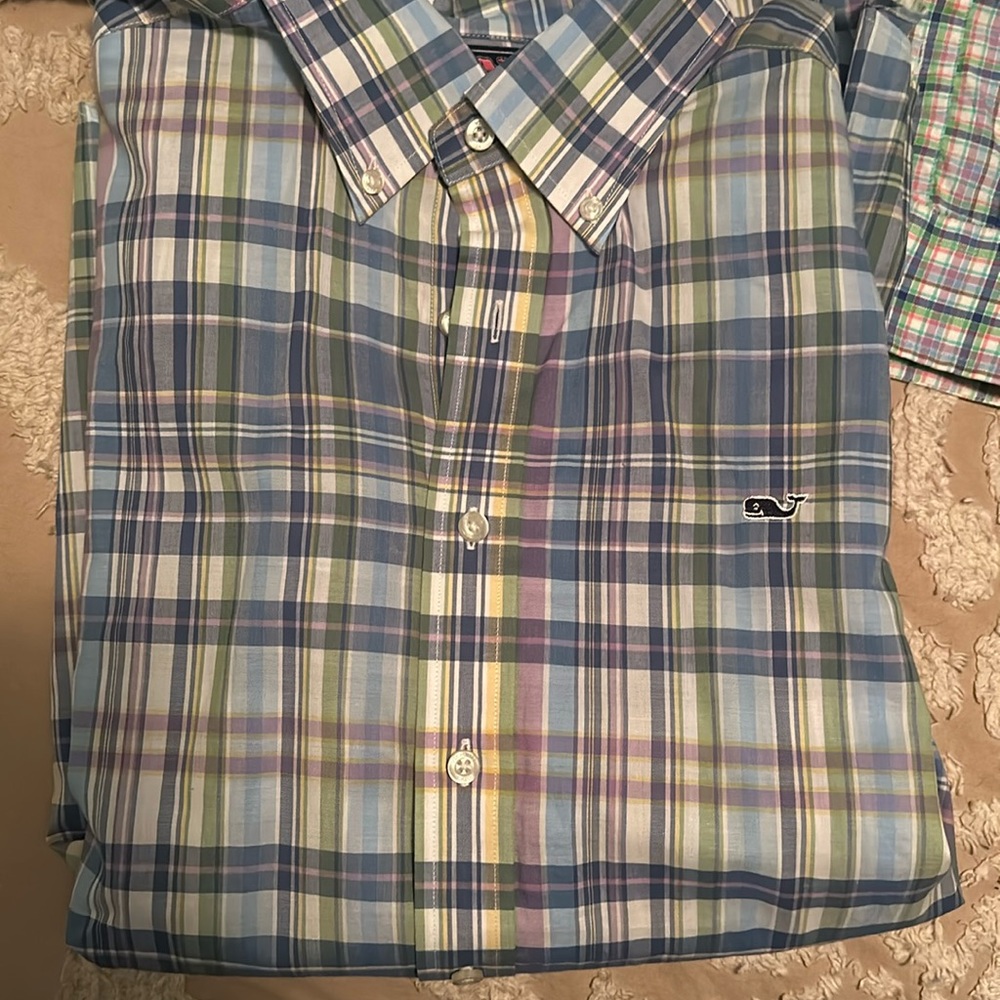 Men’s purple Vineyard Vines long sleeves button down!